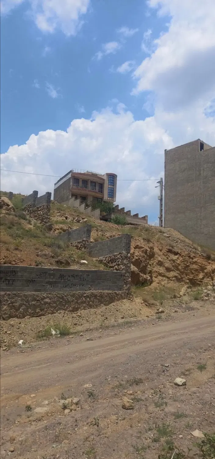زمین در رودهن (وسکاره)