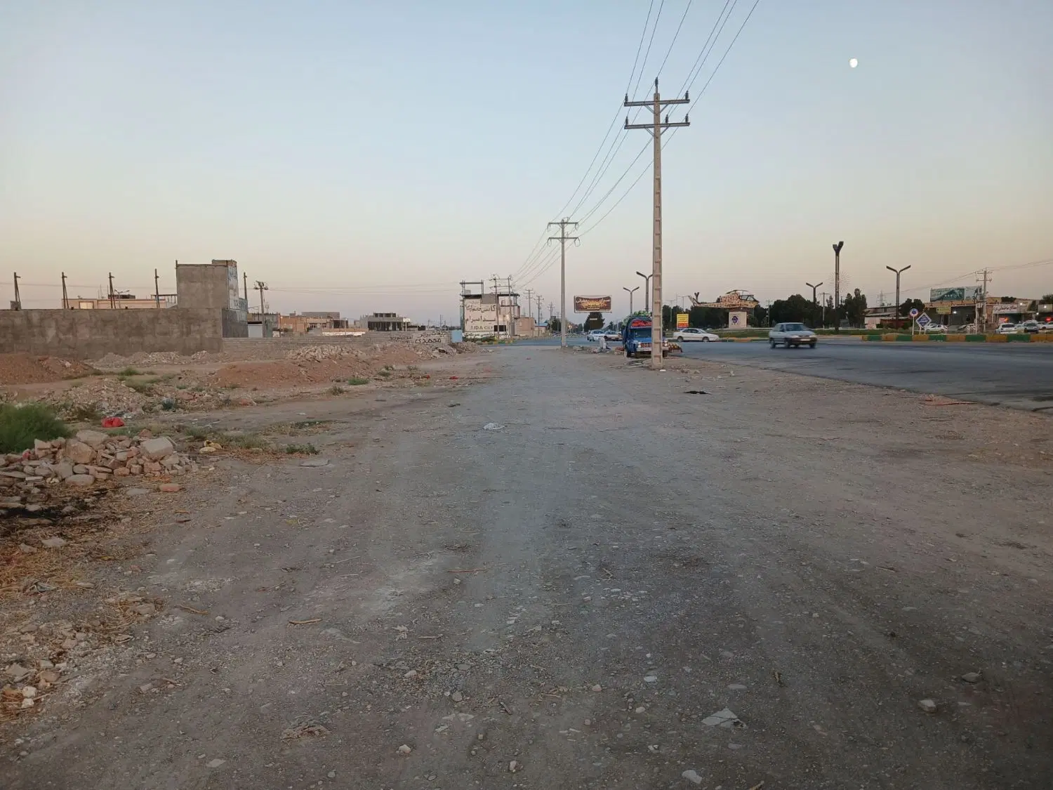 زمین میدان فخرایی