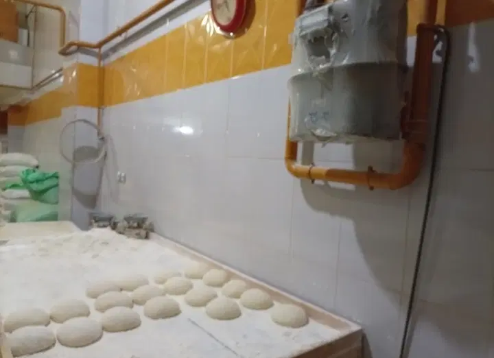 فروش 4دانگ نانوایی بربری و 6دانگ زمین 150متری