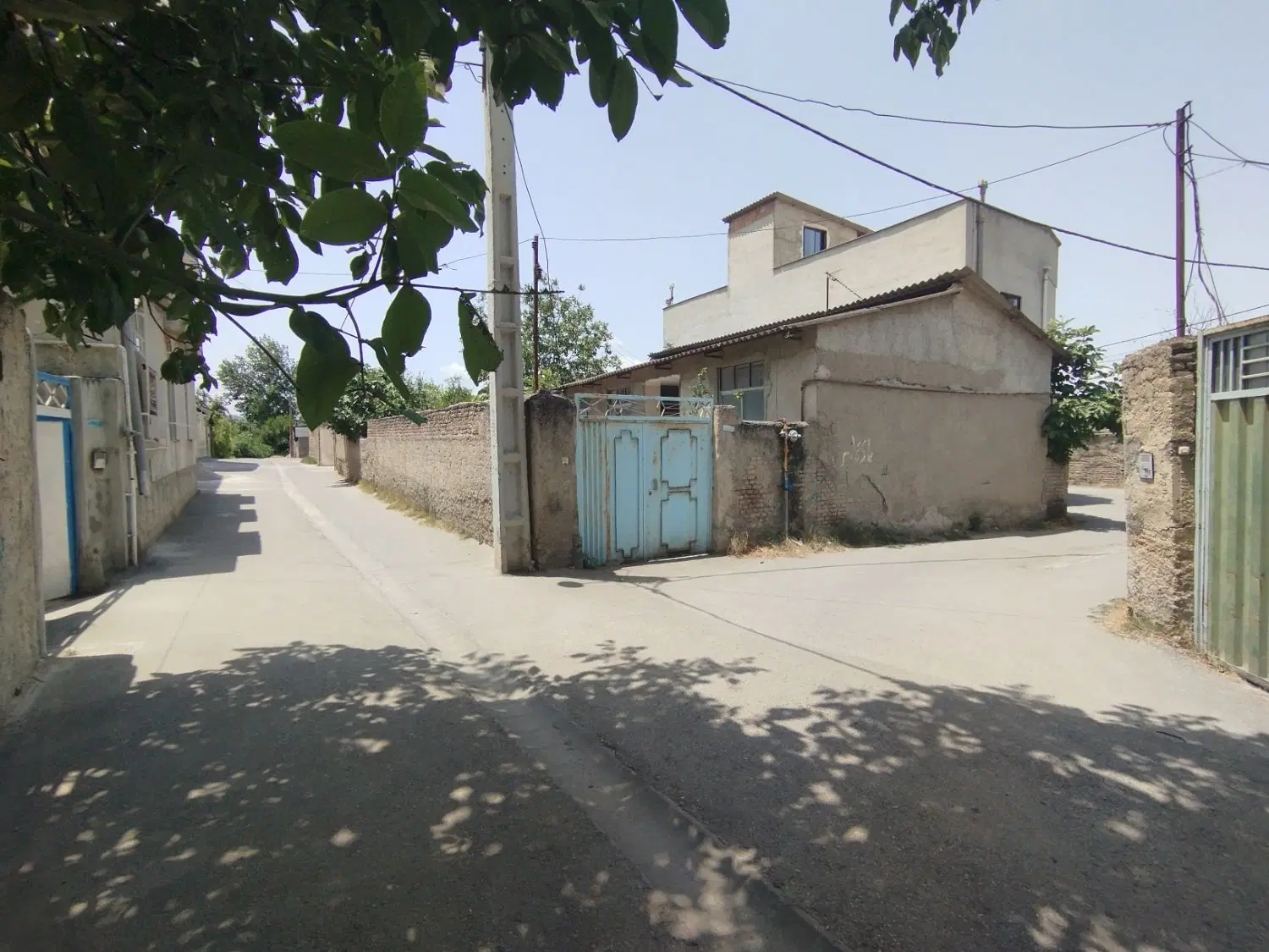 خانه ویلایی دو نبش ۳۰۰ متری