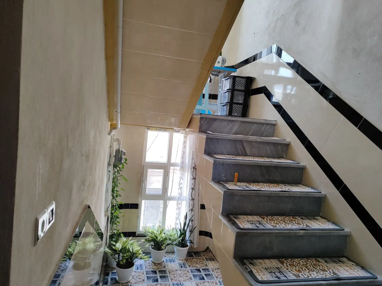 خونه دو طبقه