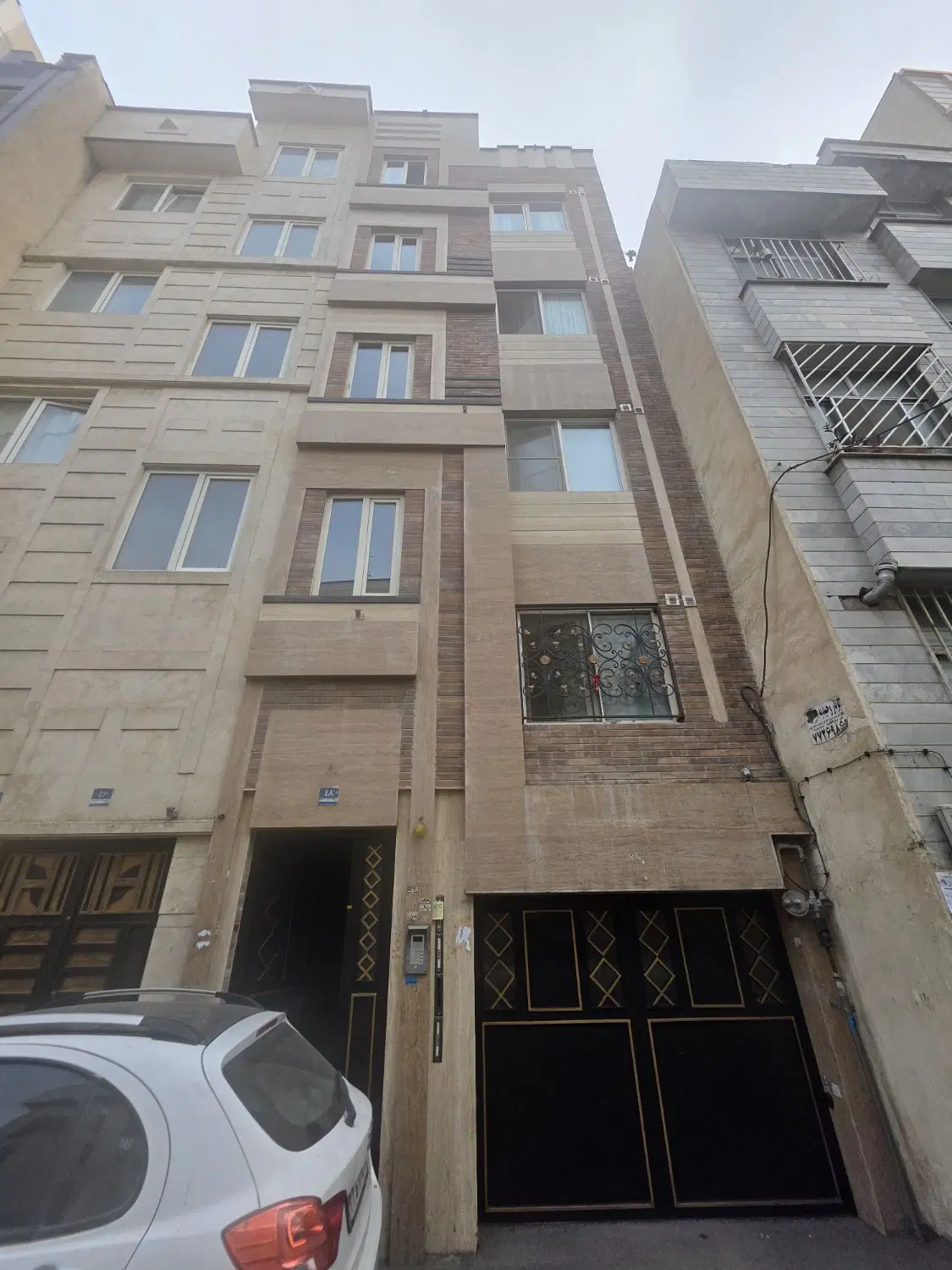 ۵۷ متر دو خواب لوکیشن تسلیحات