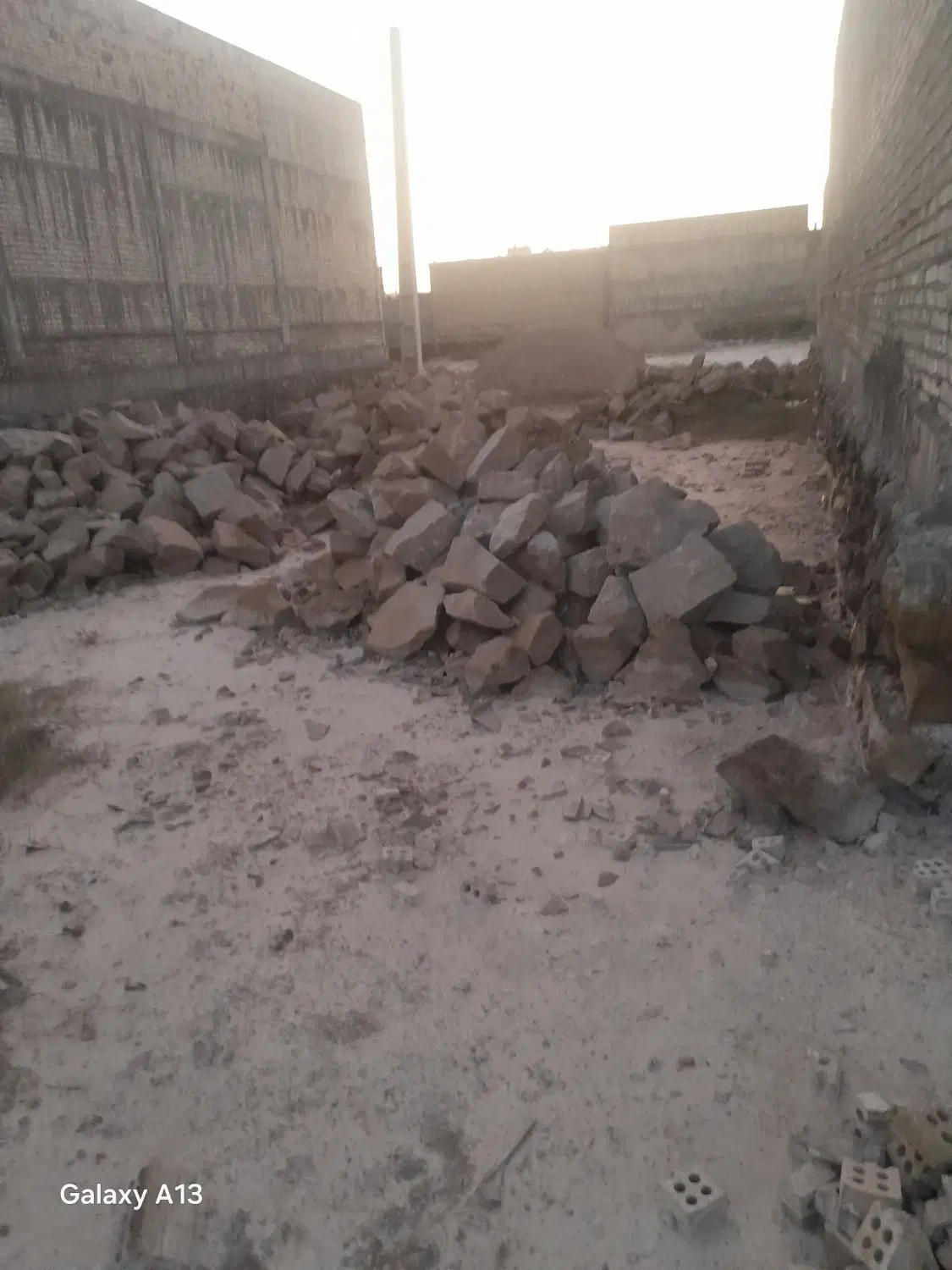زمین ۲۰۰ متری