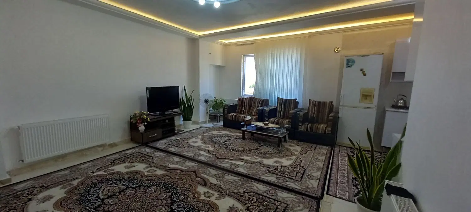 واحد آپارتمان  پگیج وآسانسور دار