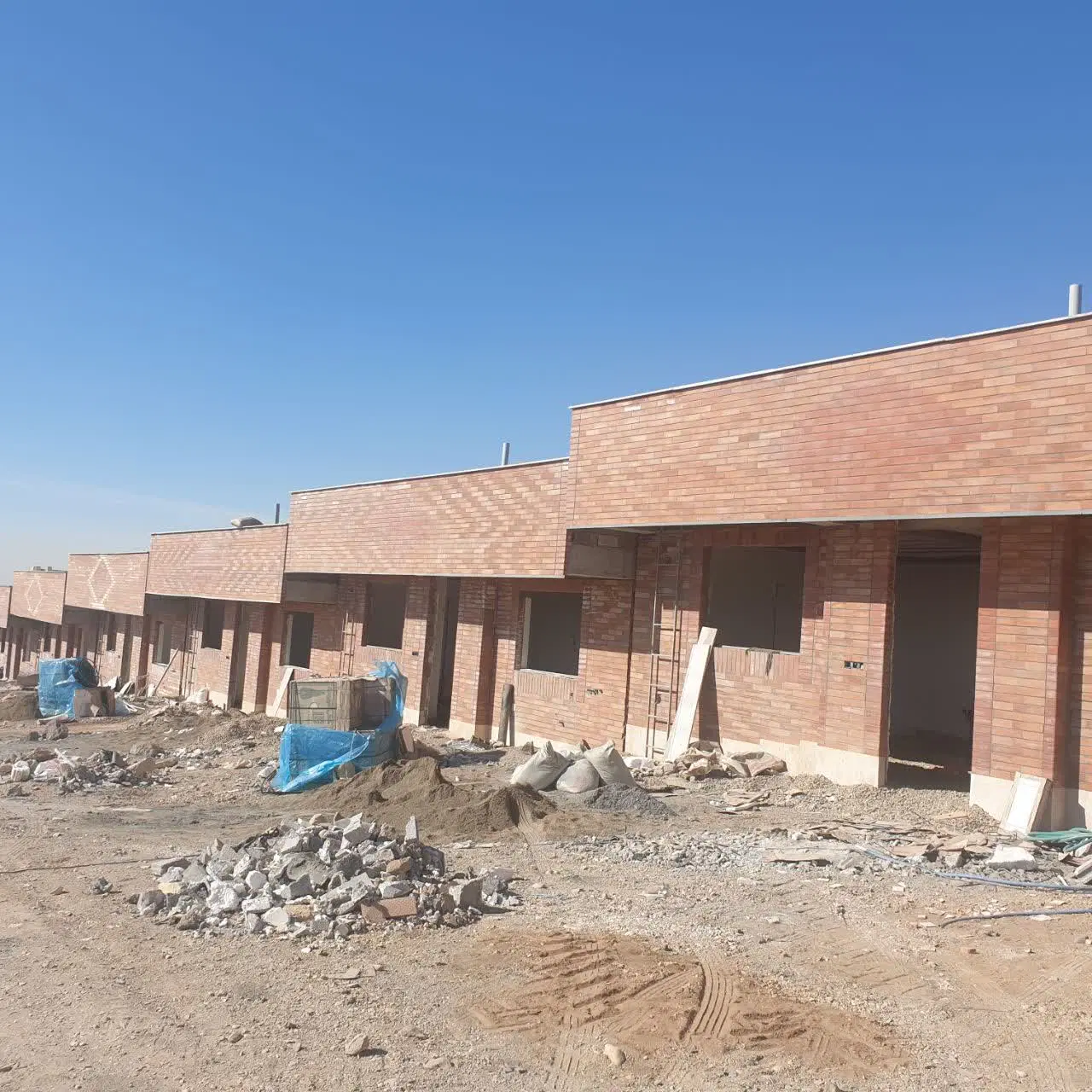 ۲۰۰ متر ویلایی در ایوانکی در بست