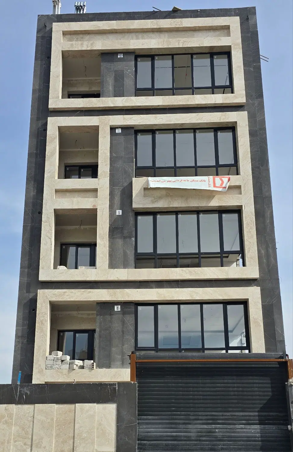 اپارتمان ۹۰متری تک واحدی نوساز