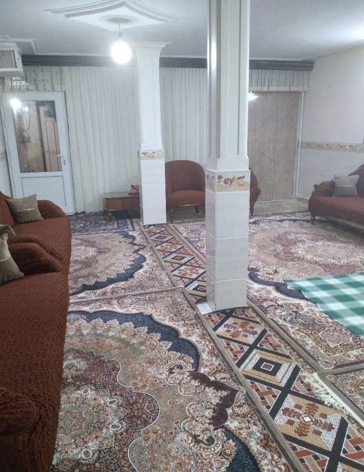 خانه ۱۰۰متری واقع در خیابان ولیعصر اقبالیه قزوین