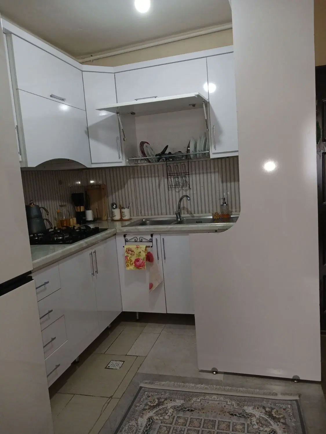یک عدد آپارتمان خیابان فروردین گلبهار