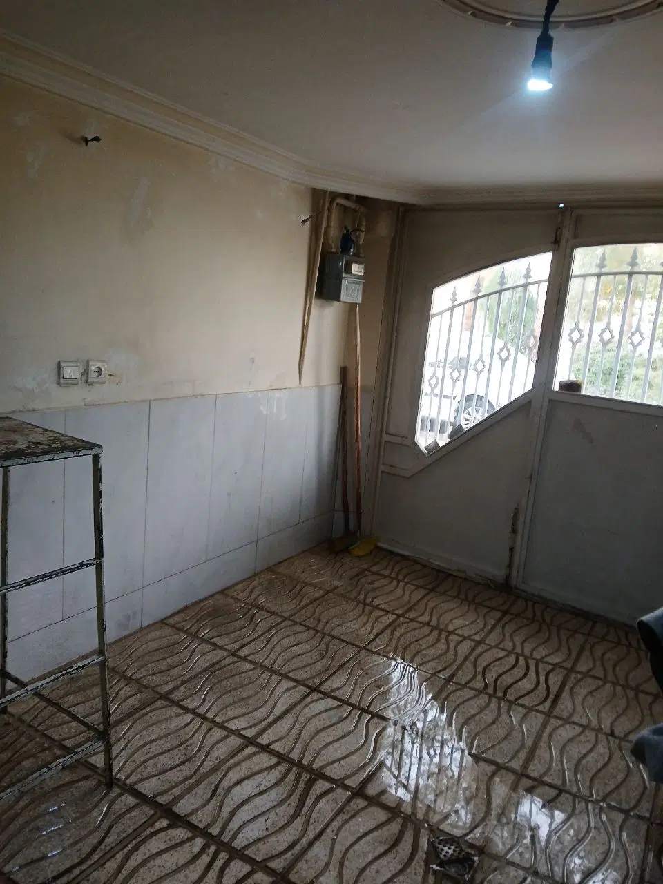 اجاره پارکینگ حدود ۲۵ متر ترجیحا جهت انبار