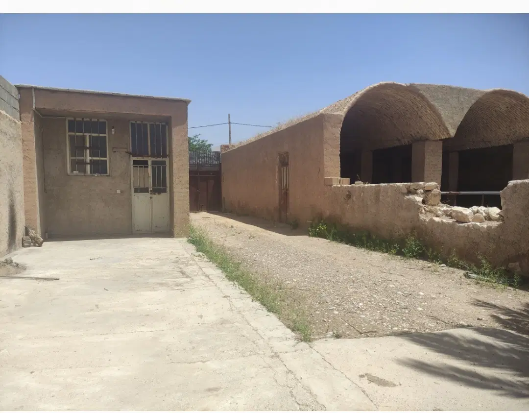 فروش یا اجاره گاوداری یا استفاده انبار در سروستان