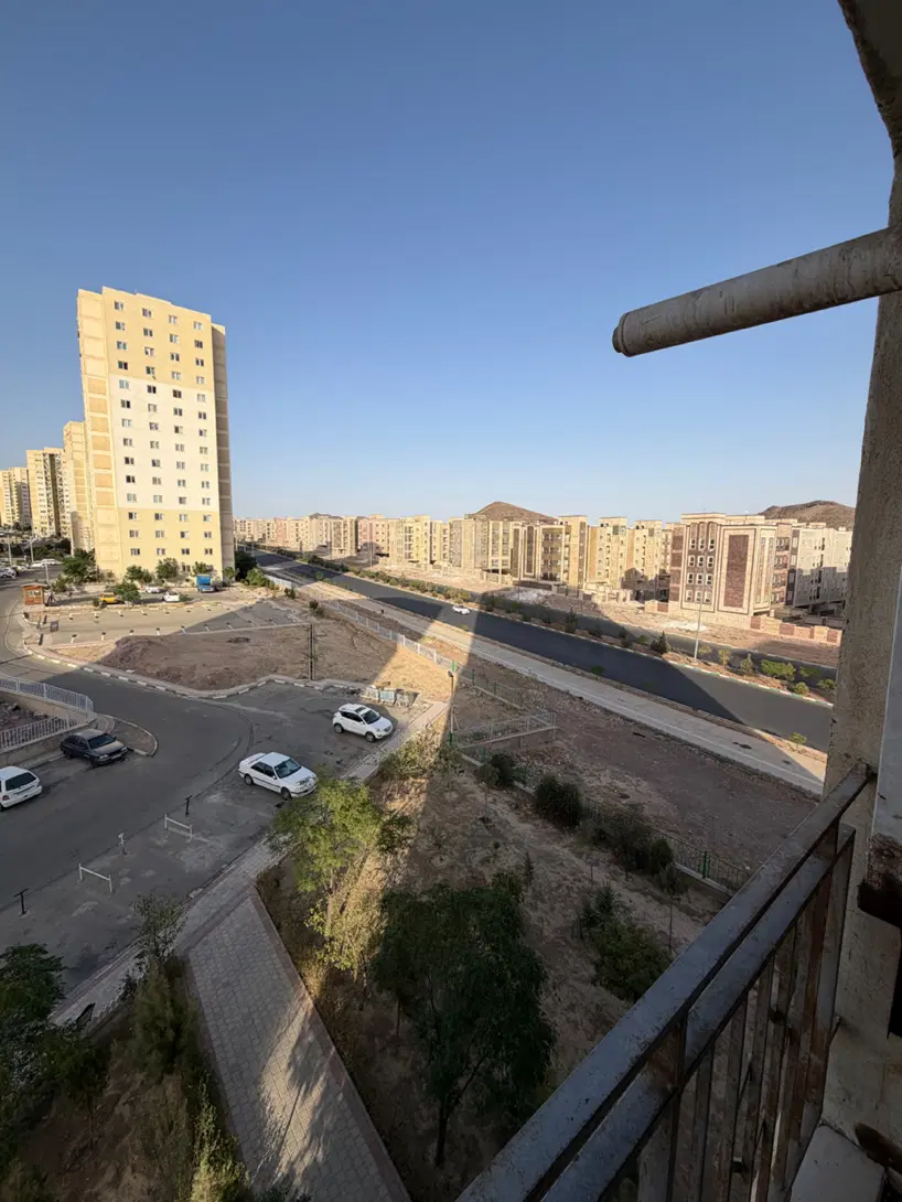 دو خوابه فول خیلی شیک شمال فاز ۶ دسترسی رفاهی عالی