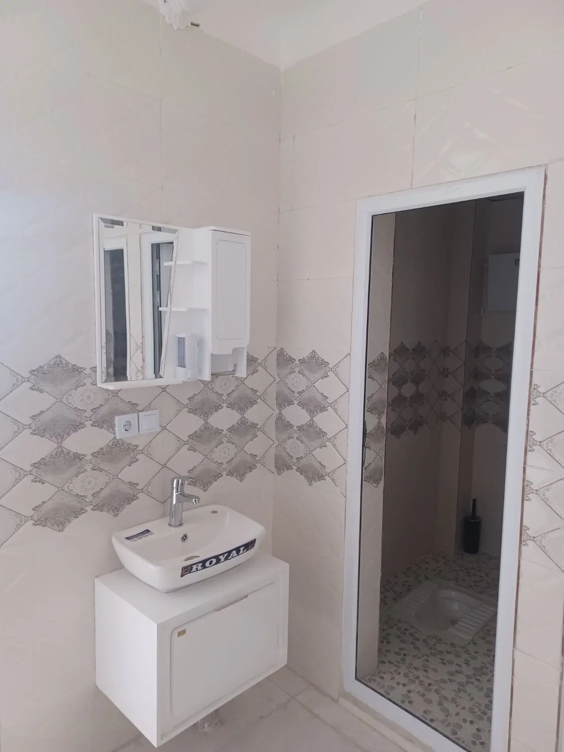 ساختمان مسکونی