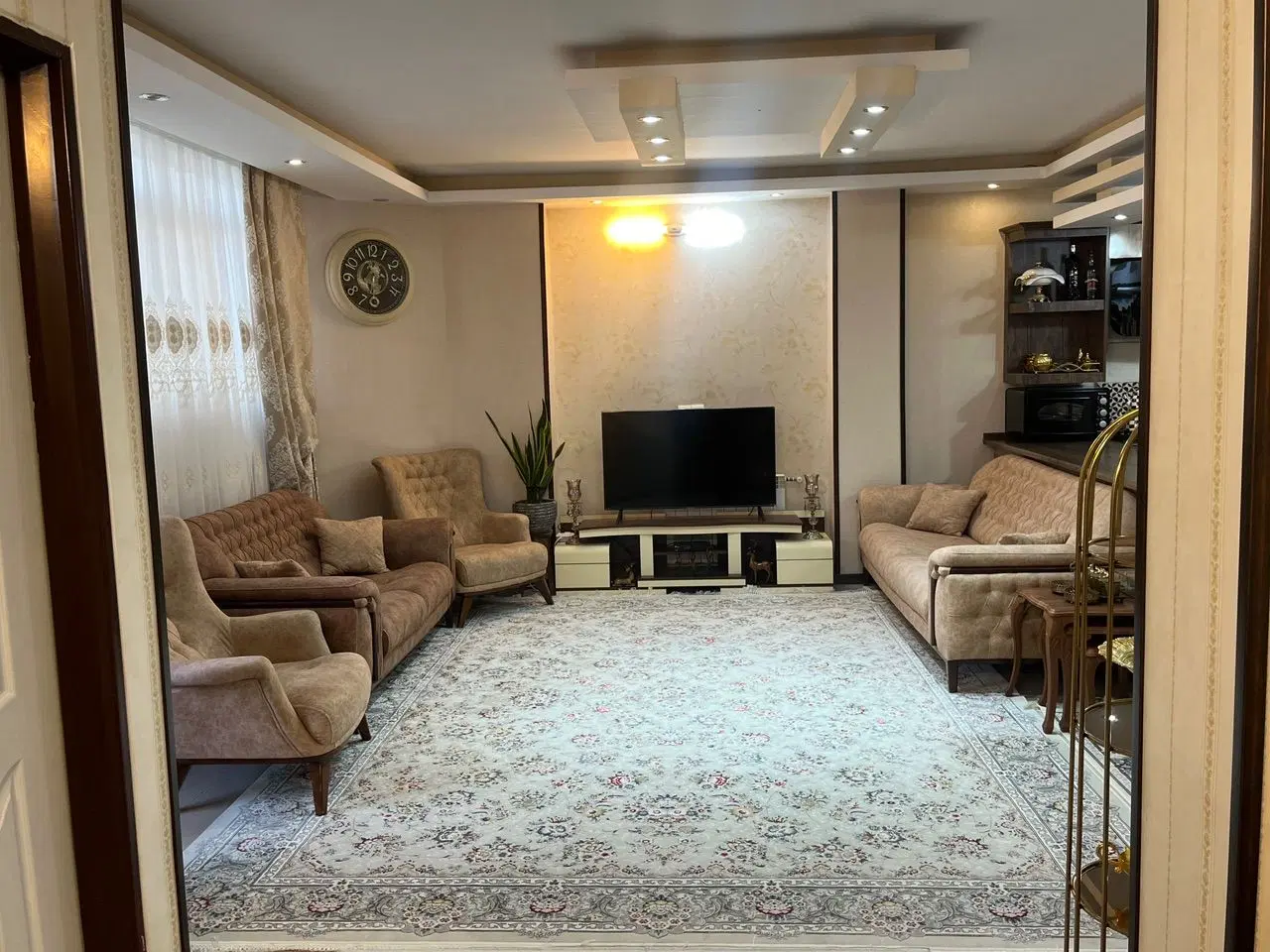 اجاره آپارتمان ۸۰متر ۲خواب فاز۲