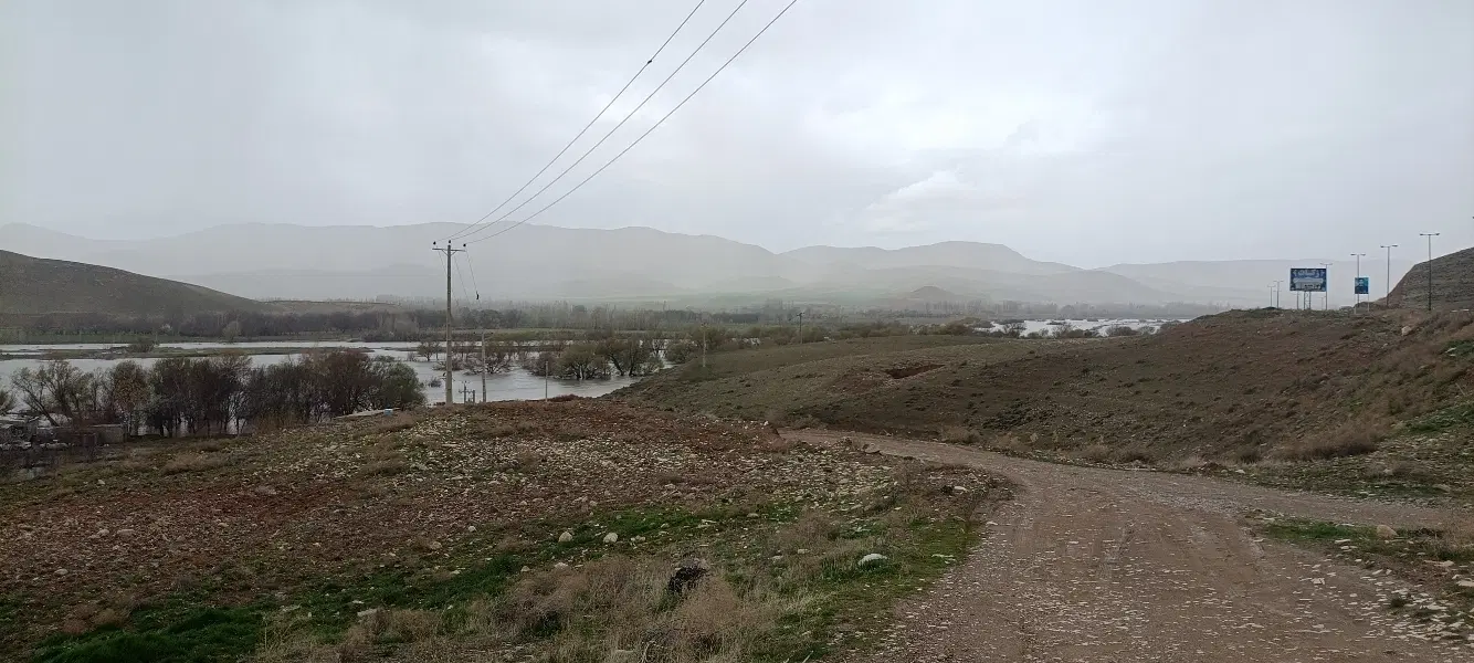 زمین بر جاده