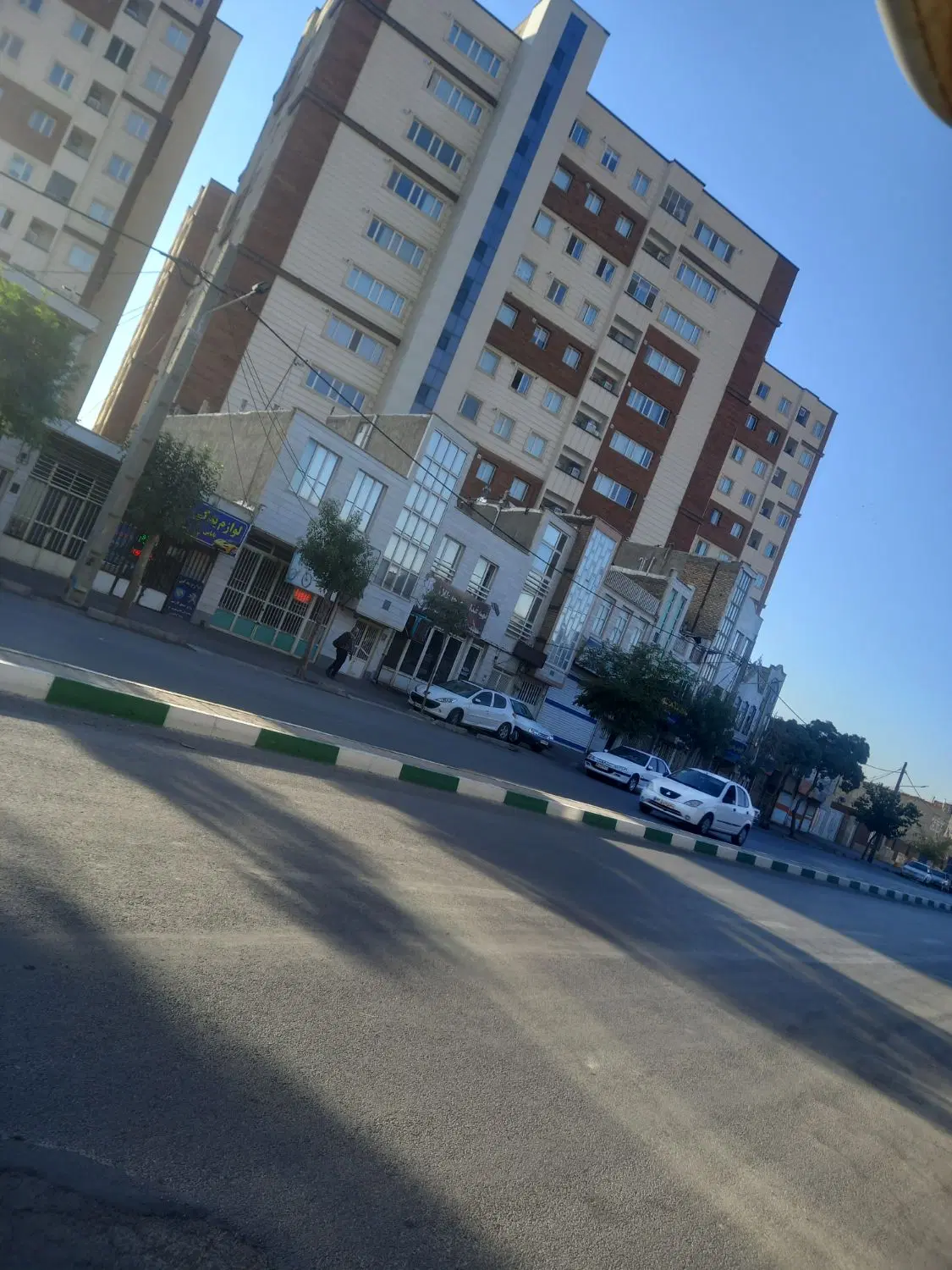 طبقه همکف میدان امام کوچه ایمان