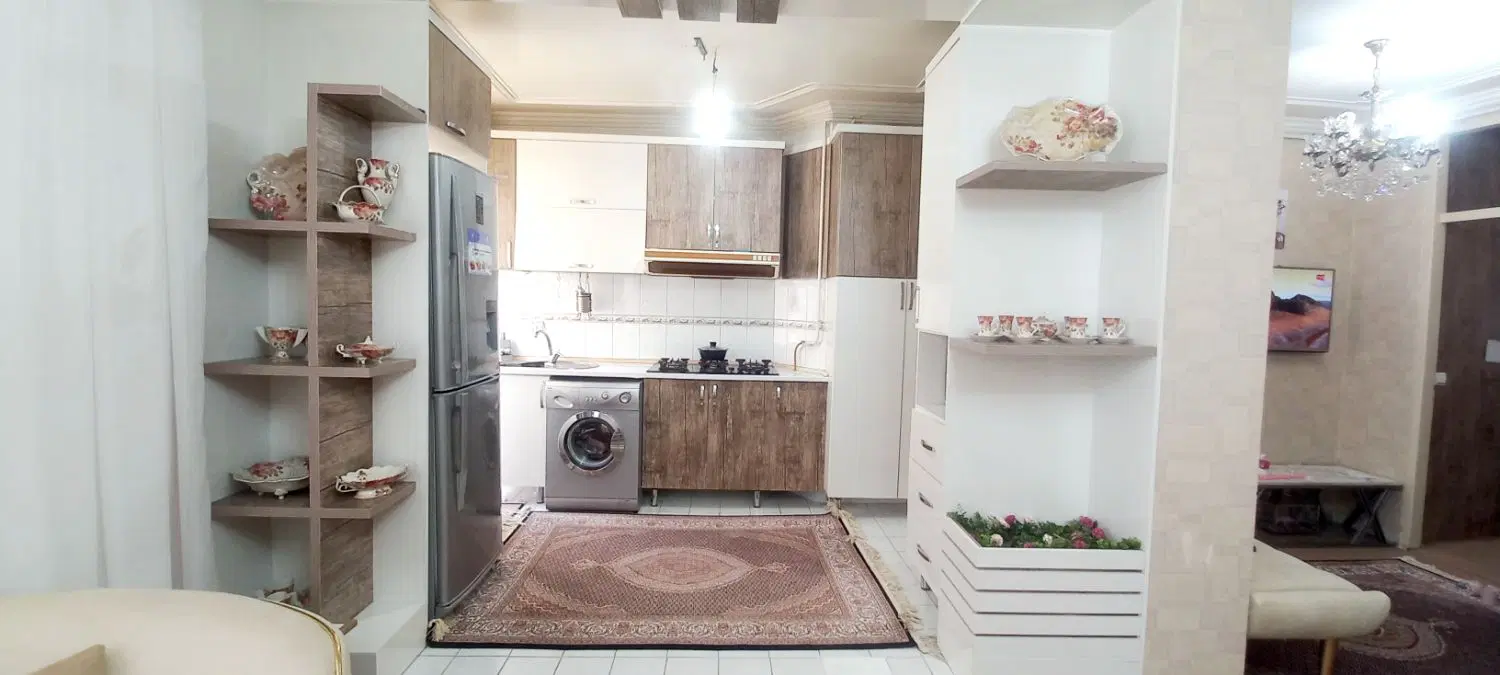 آپارتمان راه آهن_ نصف راه 88 متر
