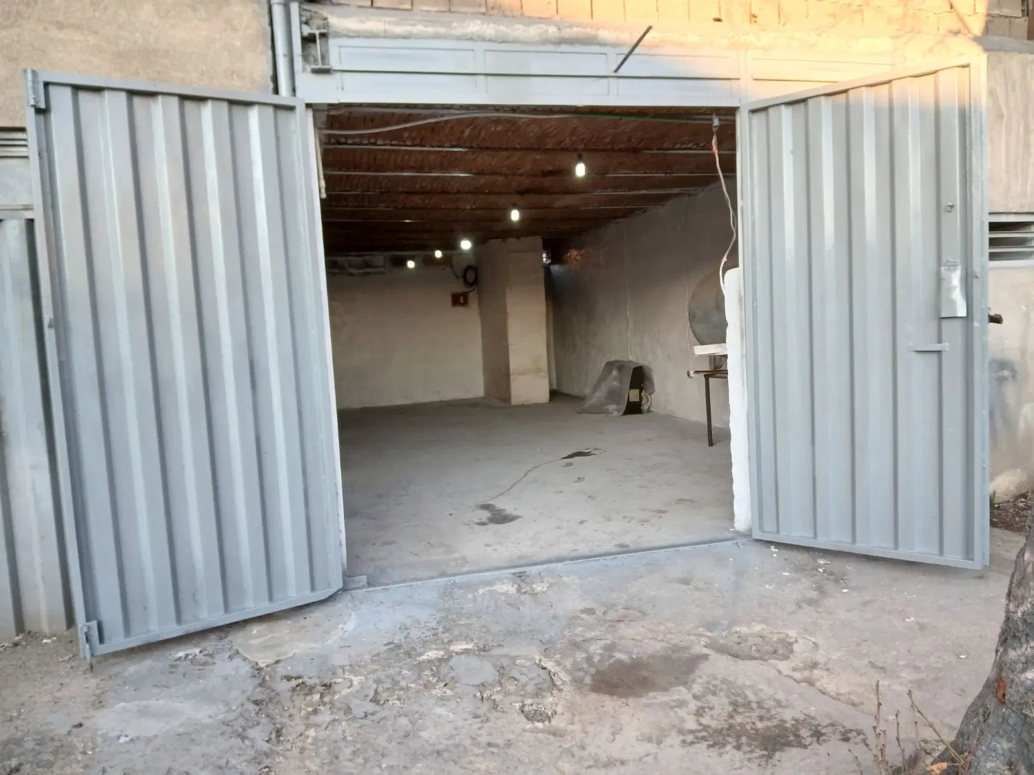 سالن 55متری برای اجاره  انباری گرمدره