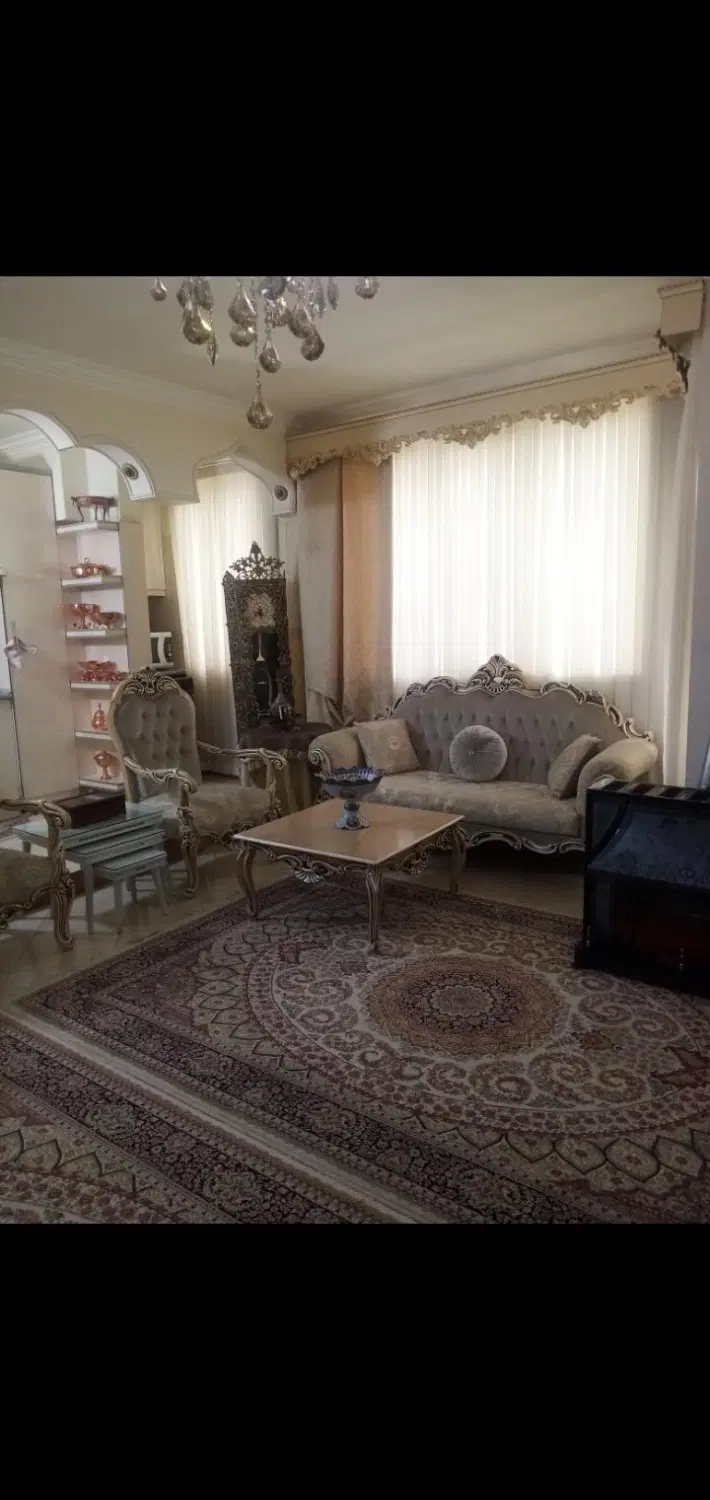 آپارتمان خوش نقشه دو خواب ط ۴ لوکیشن خوب