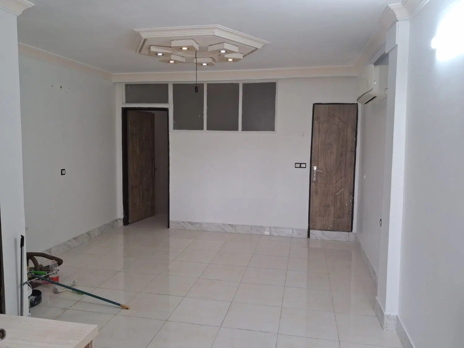 آپارتمان طبقه دوم حاشیه شفا(محمدزاده)