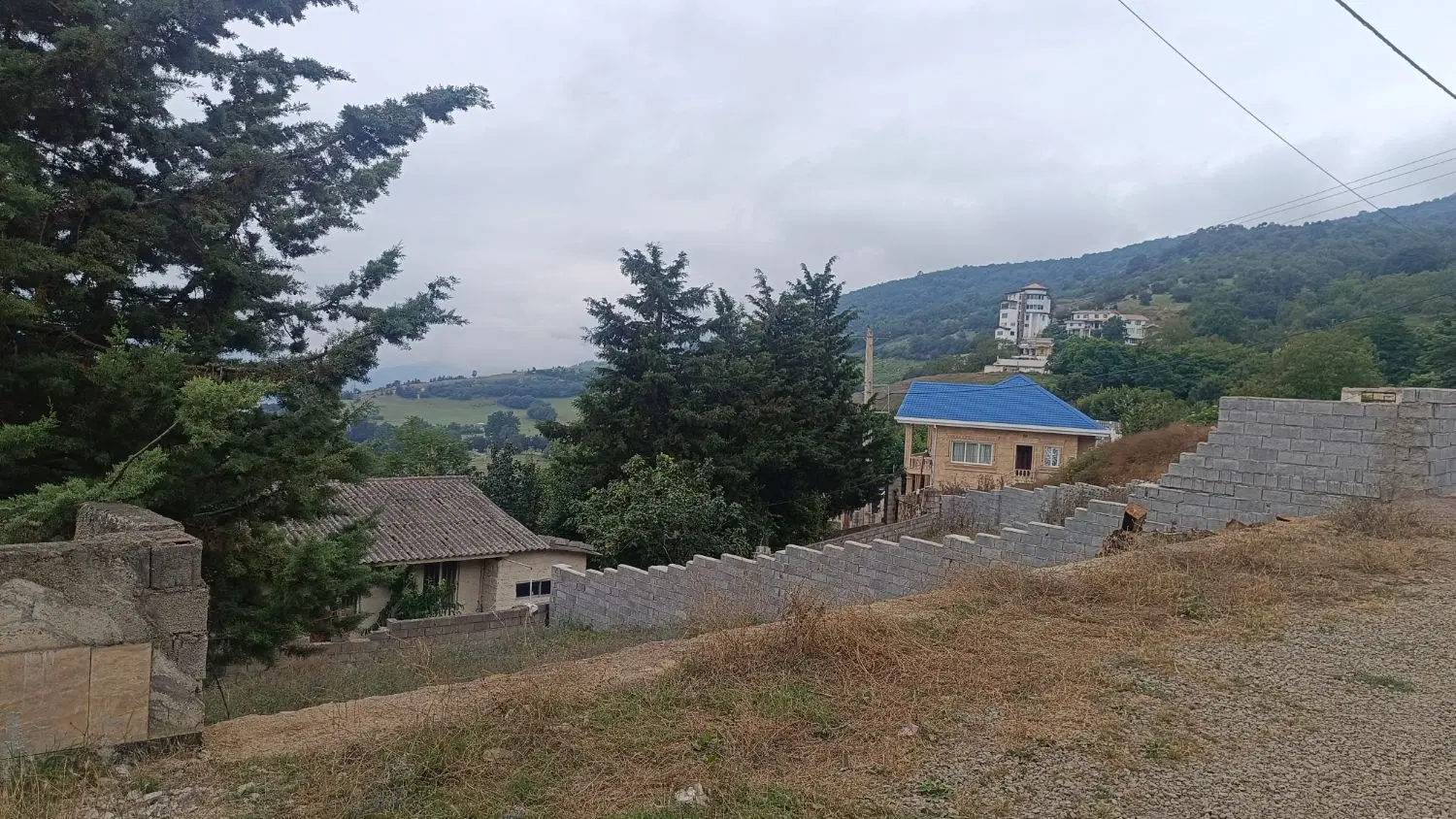 فروش زمین داخل بافت و بر خیابان روستای سیرگاه