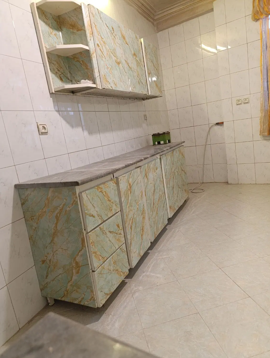 منزل دربست حیاط دار با پارکینگ