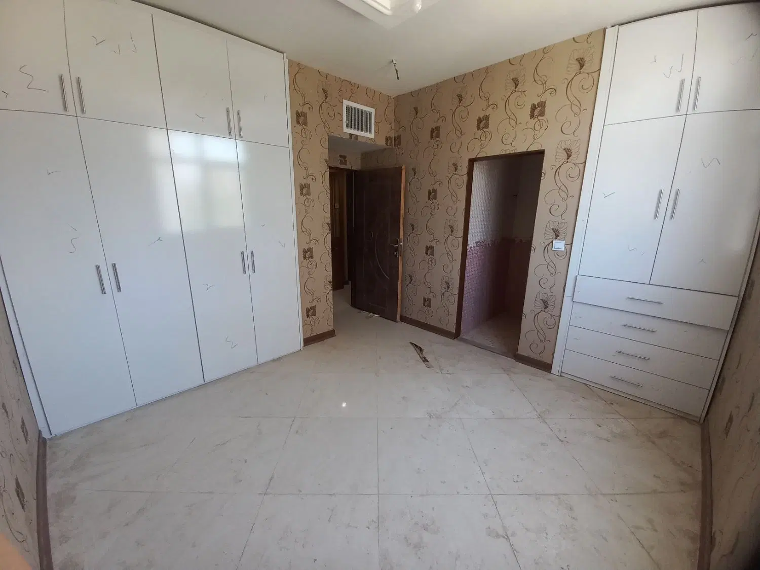 آپارتمان ۱۲۰ متری فول امکانات مطهری ۵۳
