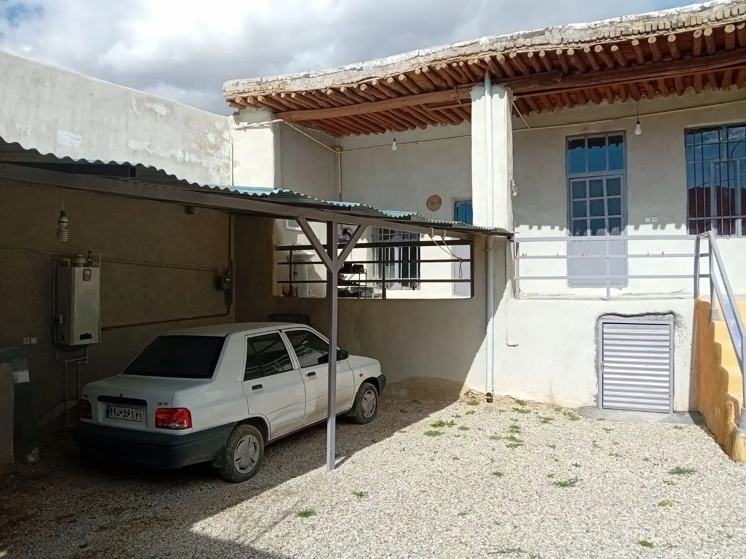 خونه کلنگی سقف تیرچوبی ۲۵۰متر سندتکبرگ