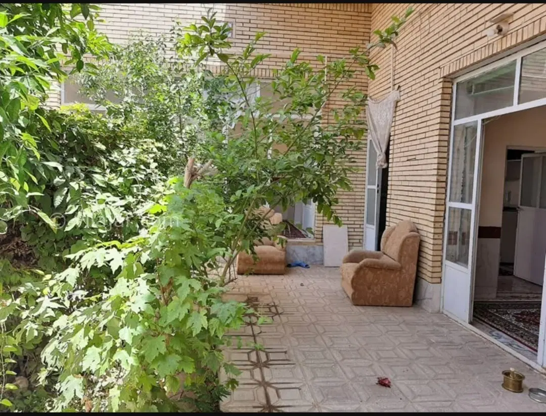 ۱۶۵مترخانه ویلایی ۱۰۵ متر بنا مرکز شهر غرق‌آباد