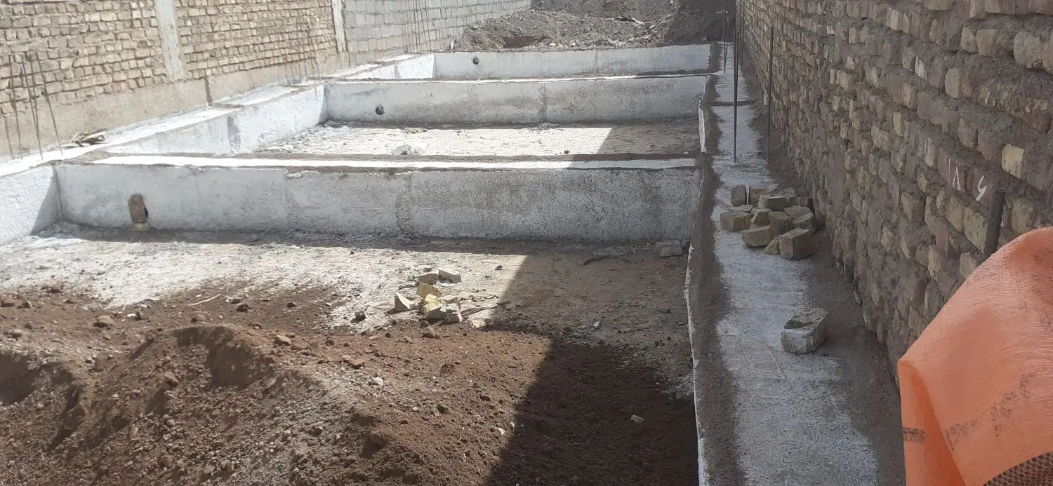 زمین نیمه ساز فروشی  عبد الله اباد