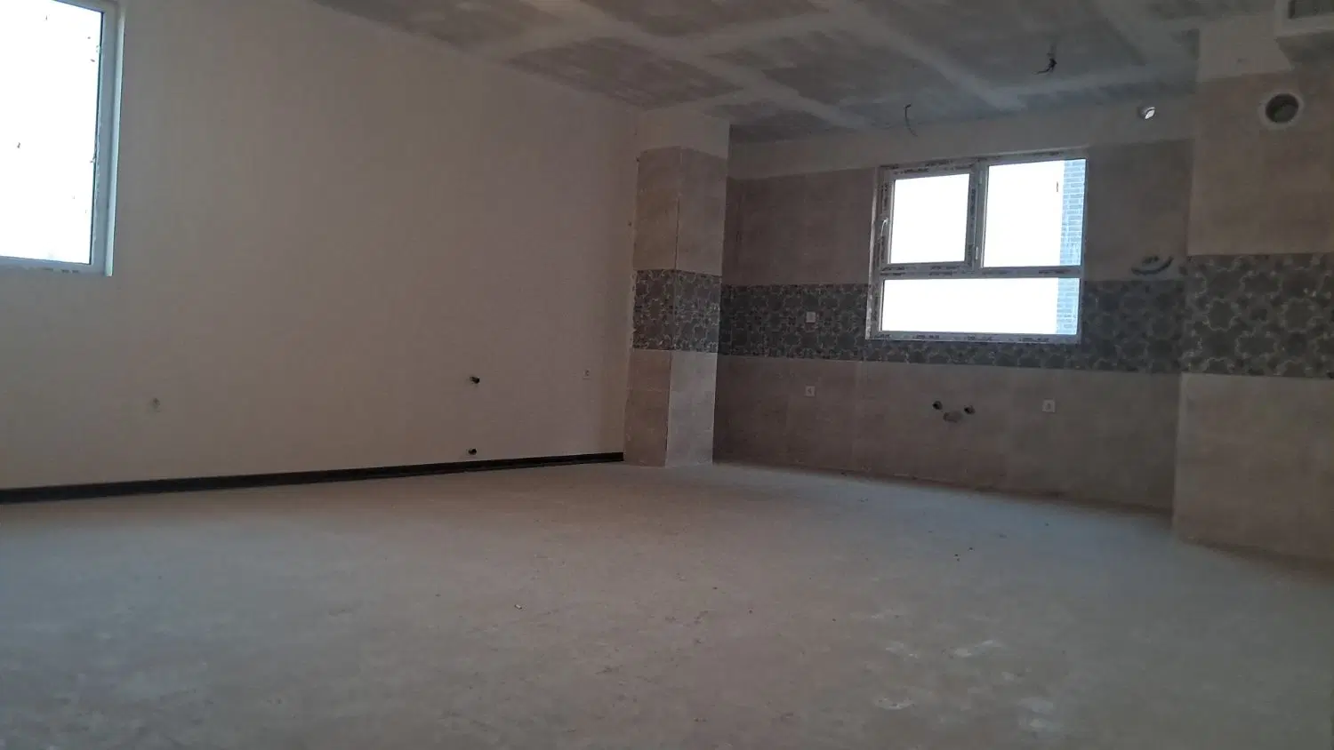 آپارتمان ۸۶ متری،با پارکینگ مسقف و  انباری سندی