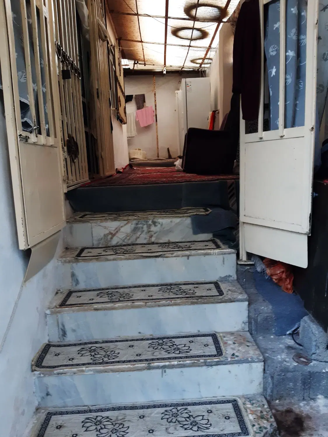 خانه ویلایی متراژ ۳۱۰متر بنا ۸۰متر بانباری
