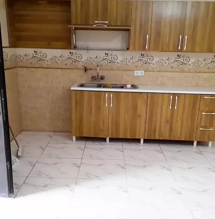 مرکز شهر نوساز طبقه بالا