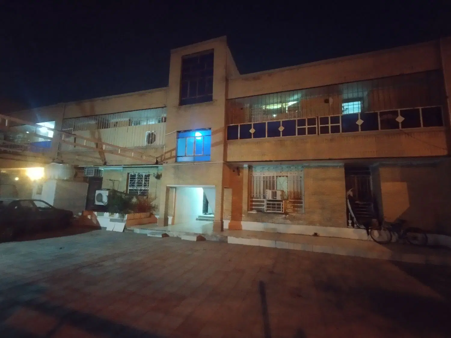 منازل نفت سه خواب طبقه بالا