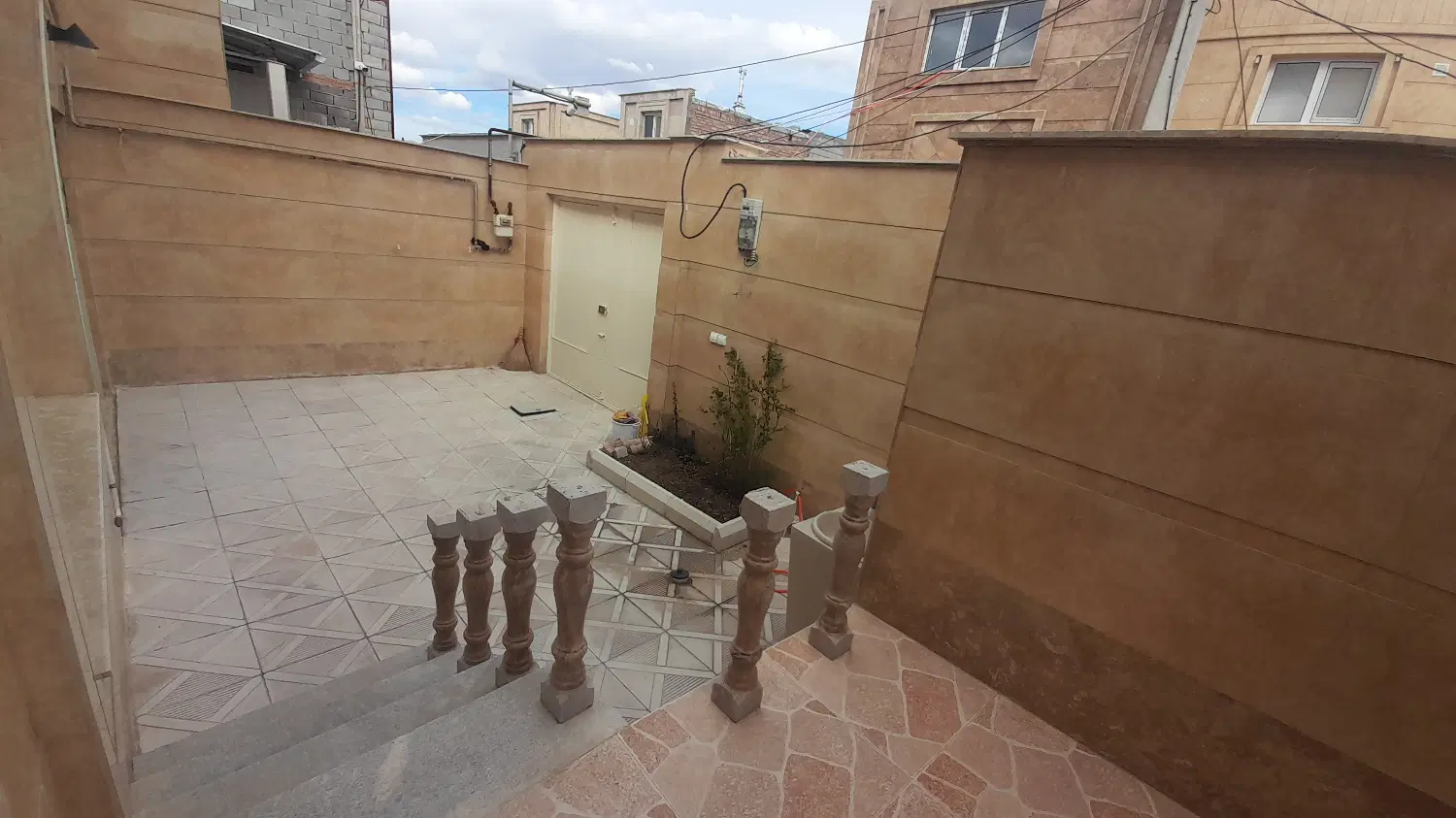 ویلایی دربست