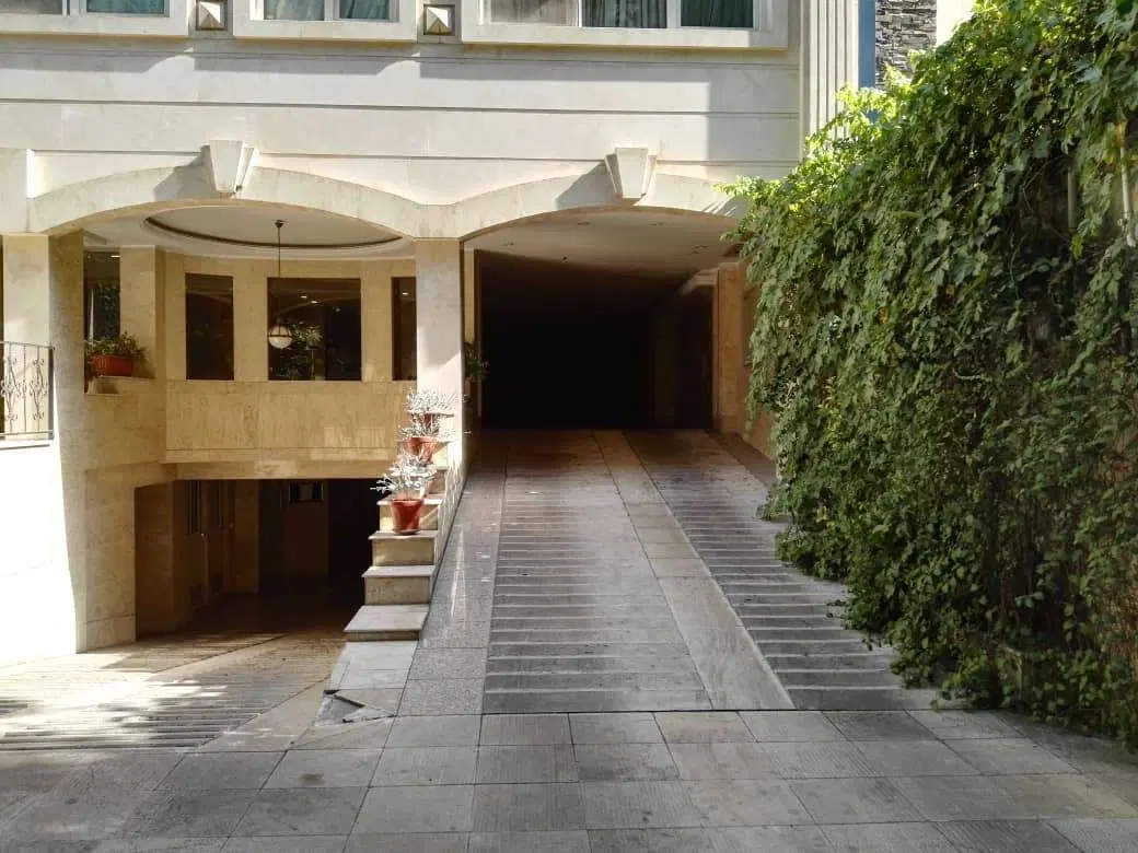 85 متر _ بهار جنوبی کوچه نادر