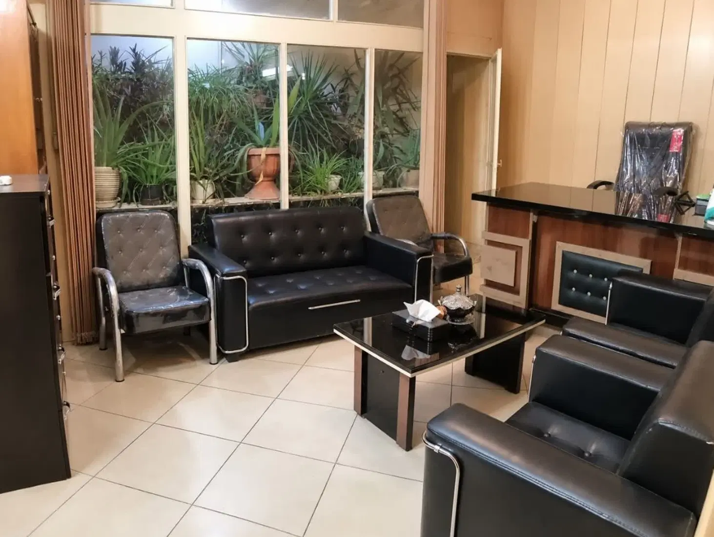 اجاره یک اتاق از دفتر وکالت به یک وکیل