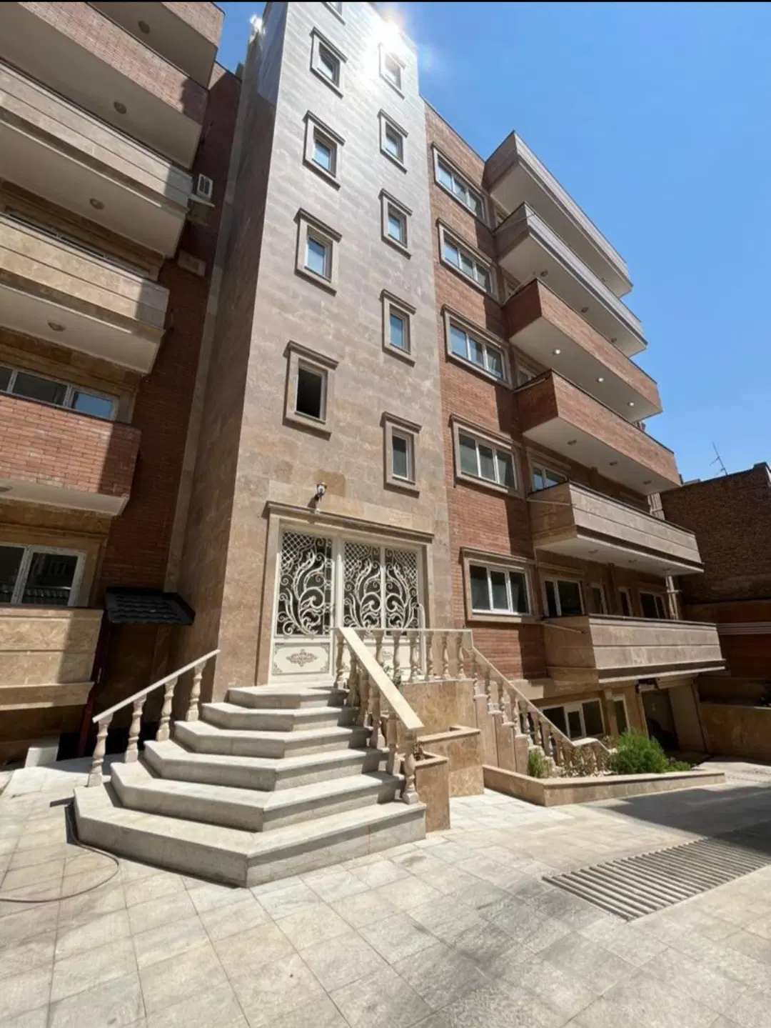فروش اپارتمان در برج کوی استانداری