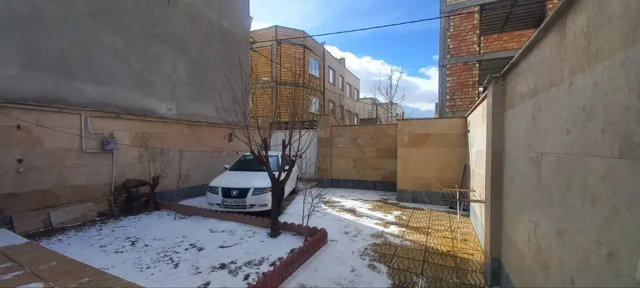 ملک مستقل ۱۶۰ متری کرهرود گلها بنفشه ۴