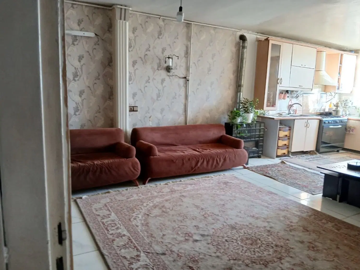 آپارتمان در حسن آباد کوچه گلفروشی