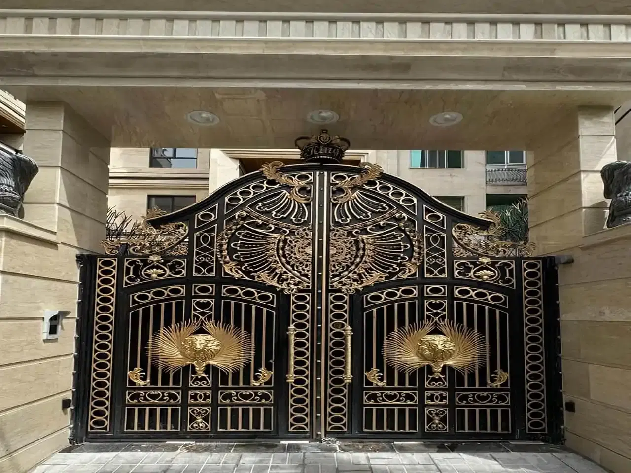 حیاط ویلایی