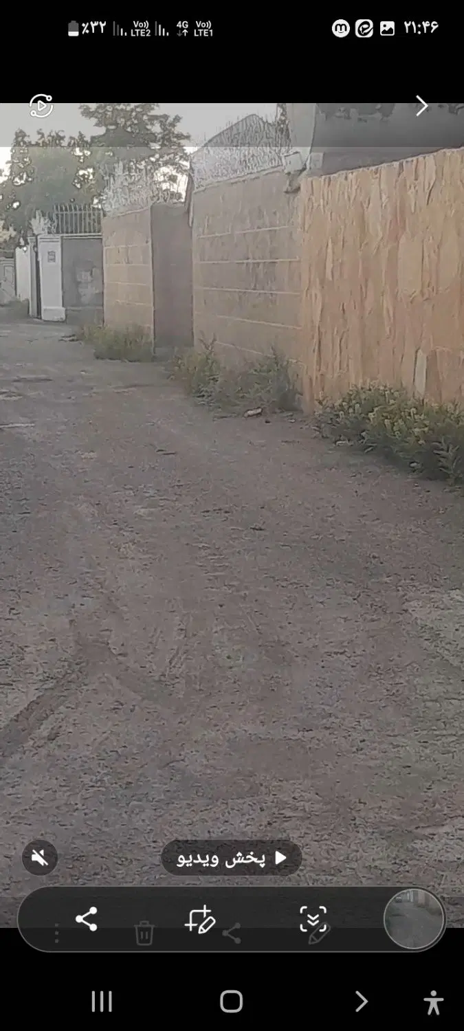 ۲۴۰۰ متر زمین دور دیوار