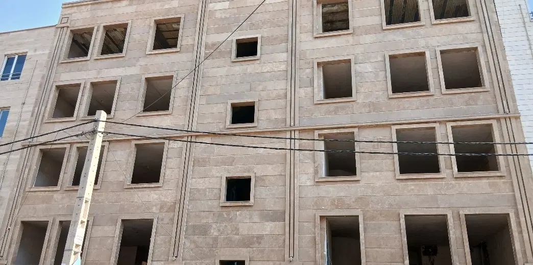 ۸۰ متر نوساز با پارکینگ و آسانسور واقع در اندیشه