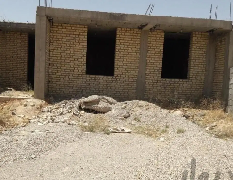 خانه نیمه ساخت شهرک 32 واحدی سمغان