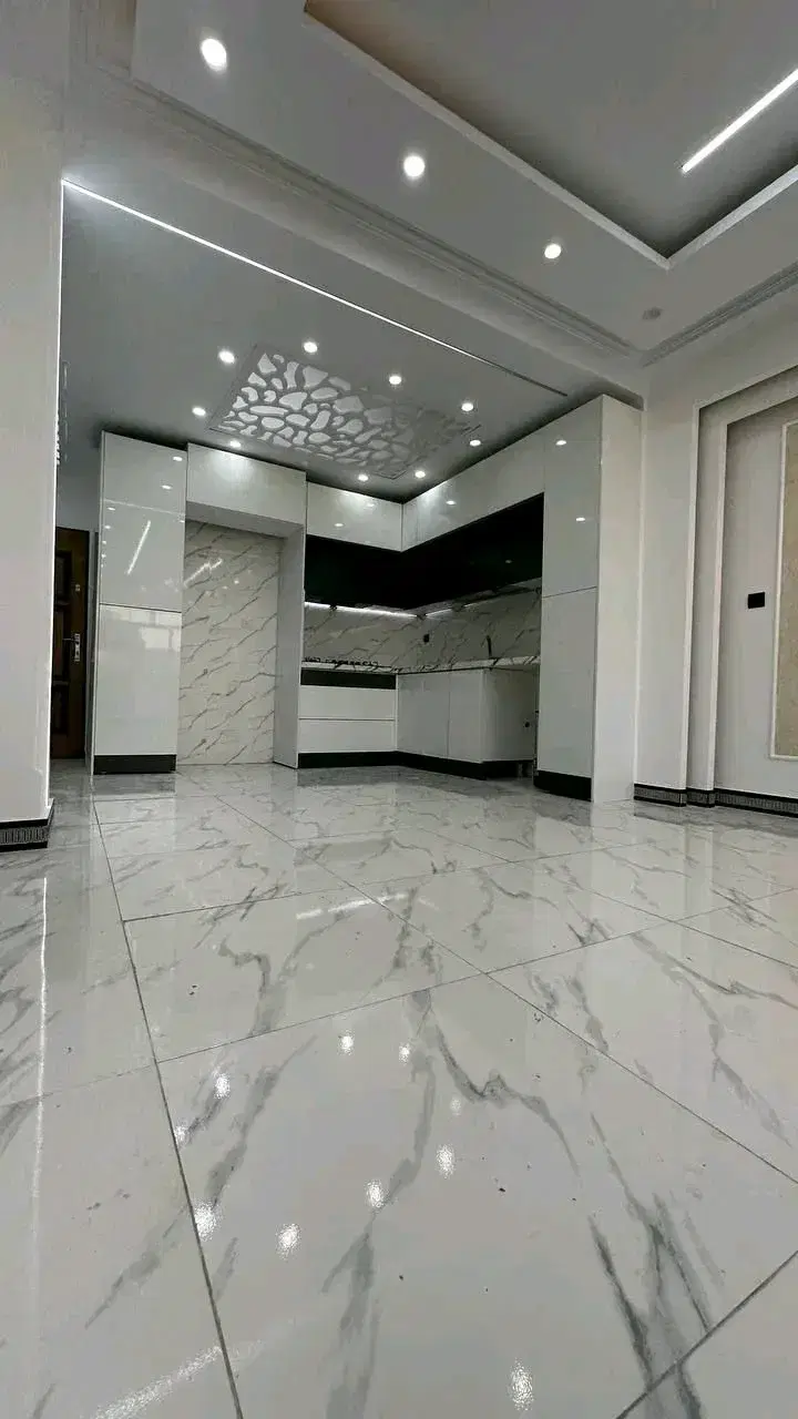 ۶۵متر۲خواب_شناور در نور_تراورتن_پارکینگ_روبه نما