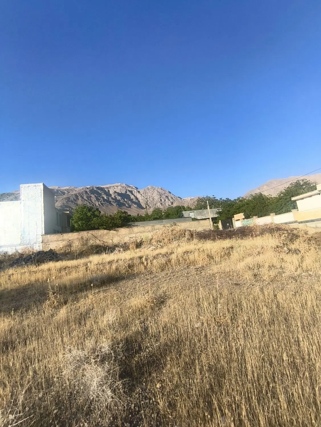 زمین مسکونی ۷۰۰متر