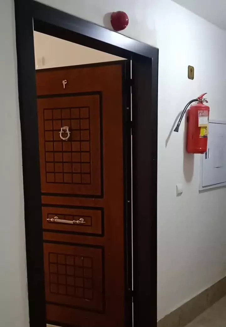 اجاره خانه آپارتمانی طبقه ۲ ارتش