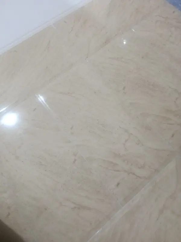 اجاره واحد ۹۰متری طبقه بالا