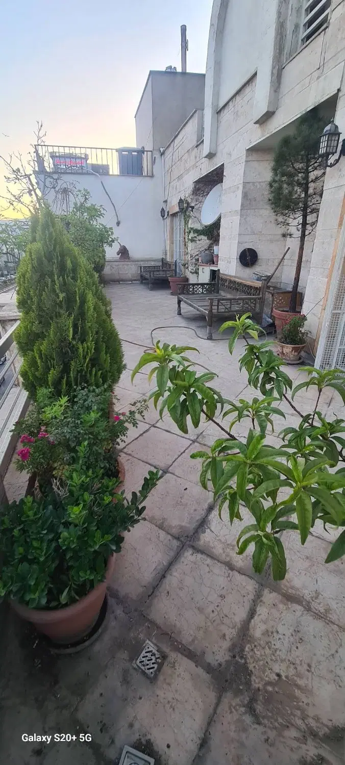 کلنگی پارک قیطریه ۴۰۰ متر بر ۱۲