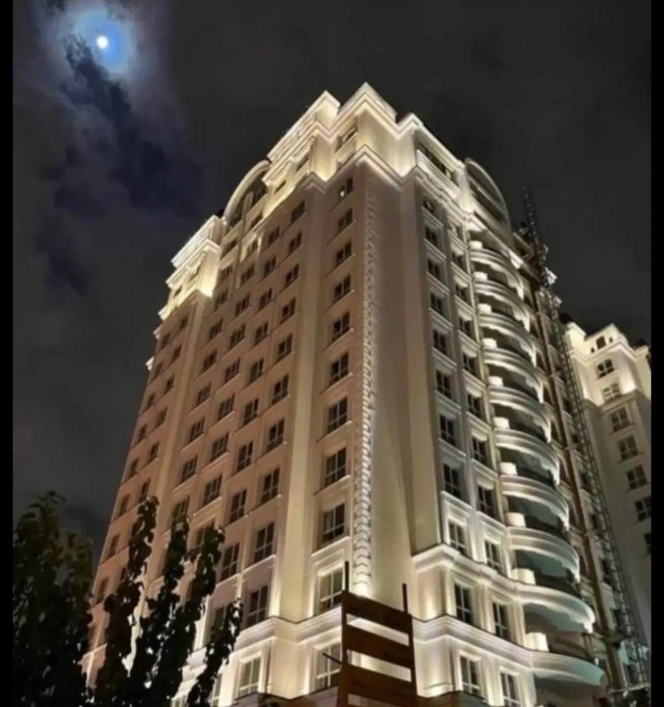 هلیوس شاهکار معماری و هتلینگ در تاپ  لوکیشن منطقه