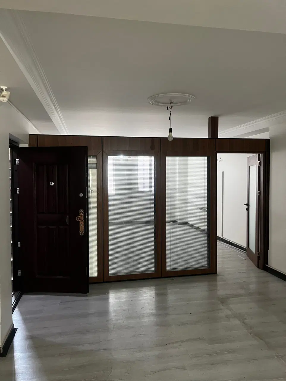 دفتر انبار چراغ برق لوکس ۱۱۵ متر